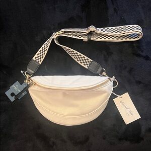 Universal Thread Cream Crossbody Bag